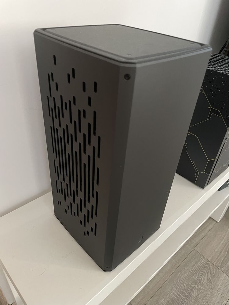 Obudowa komputerowa ITX Louqe Raw S1