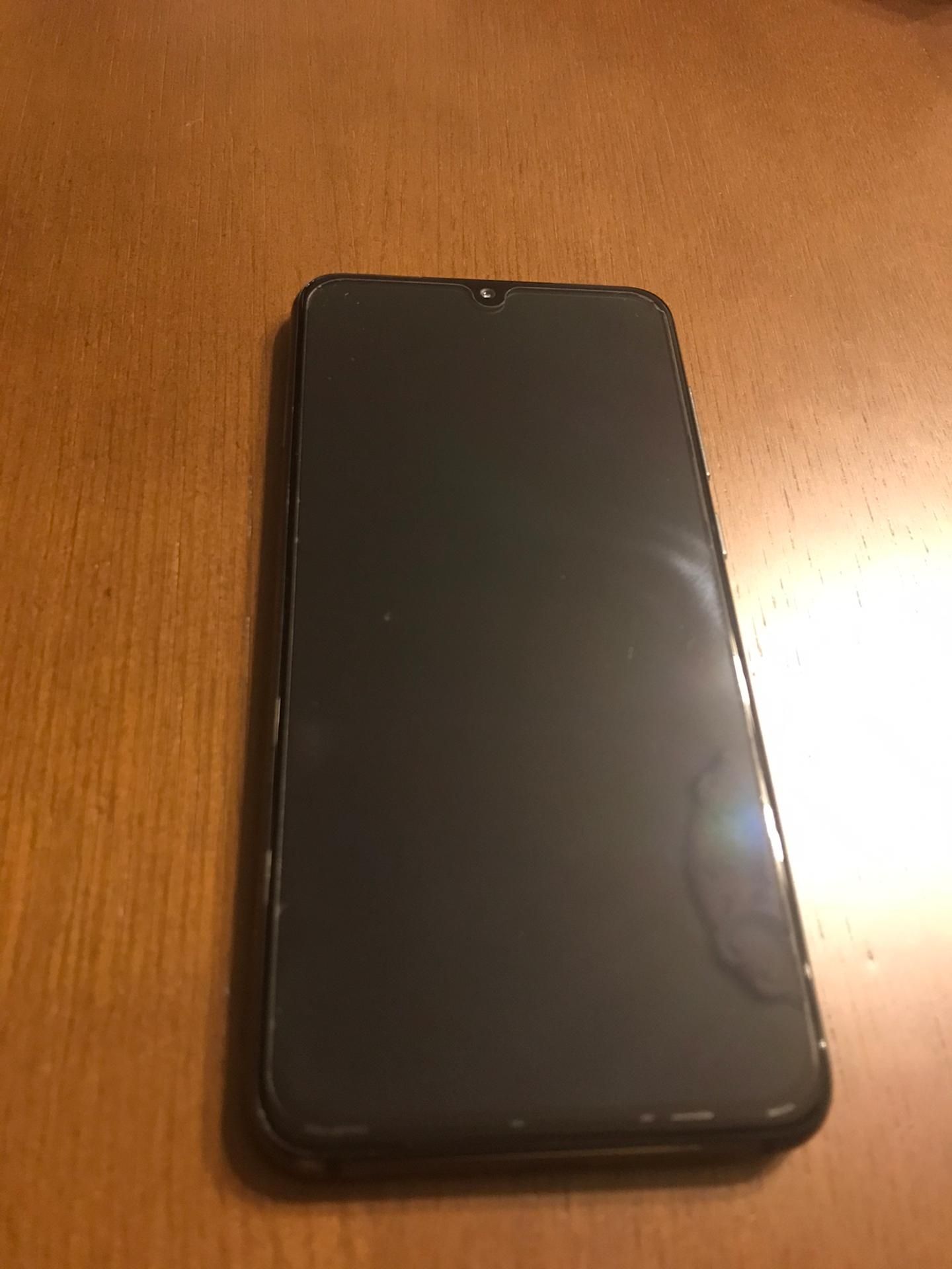 Vendo ou Troco Telemóvel Xiaomi Mi 9 SE 6GB RAM 128GB Dual SIM + Acess