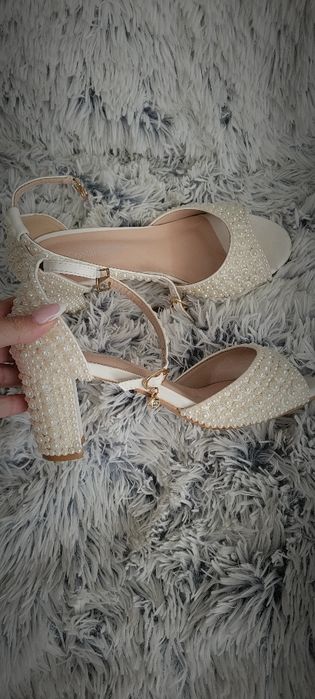 Buty ślubne z perełkami 38-39