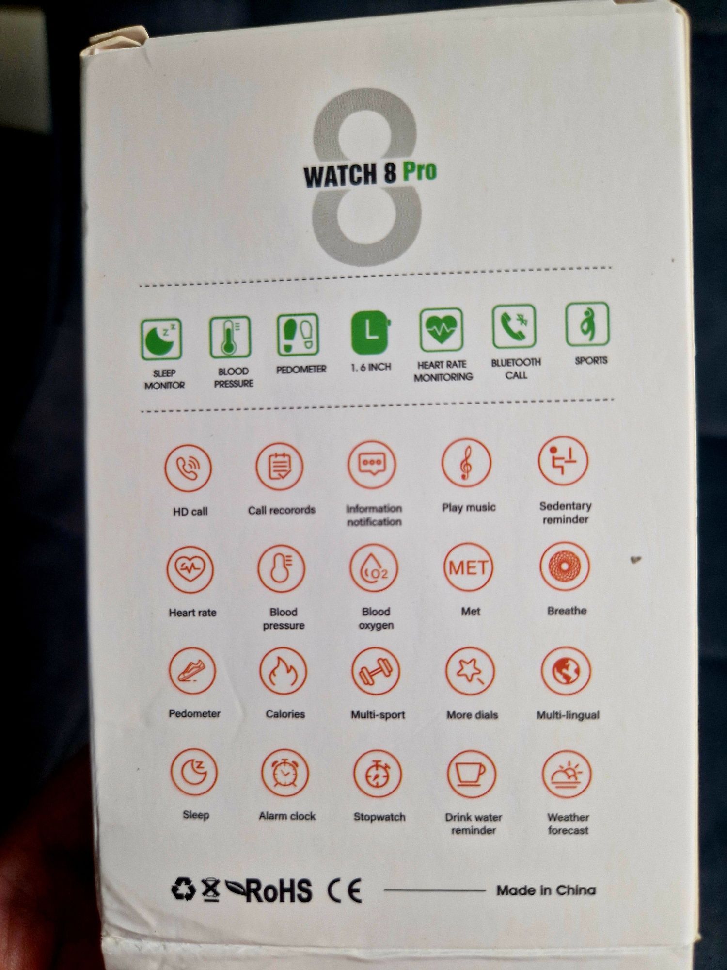 Srebrny smartwatch 8 plus