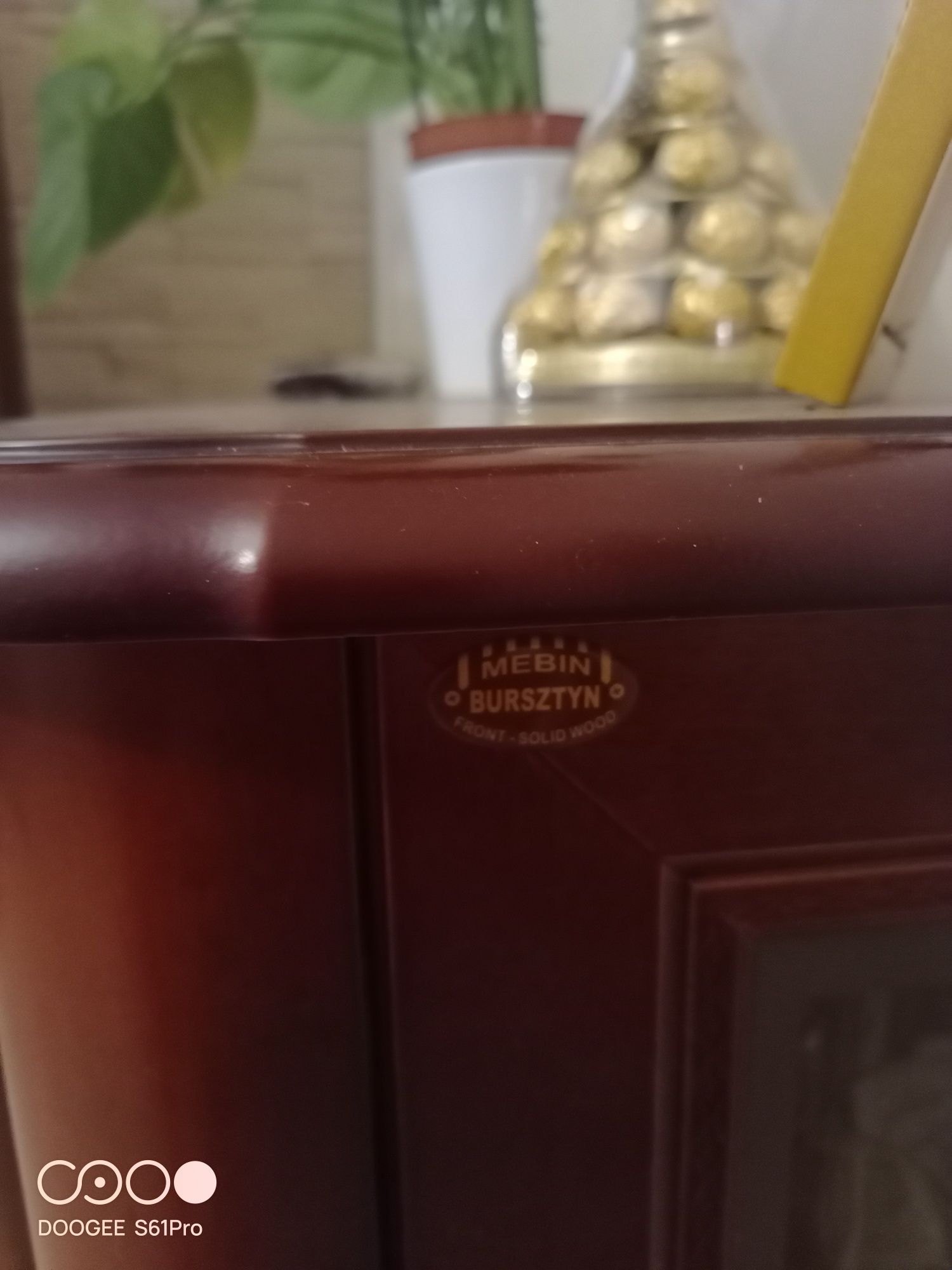 Sprzedam komodę i witrynę