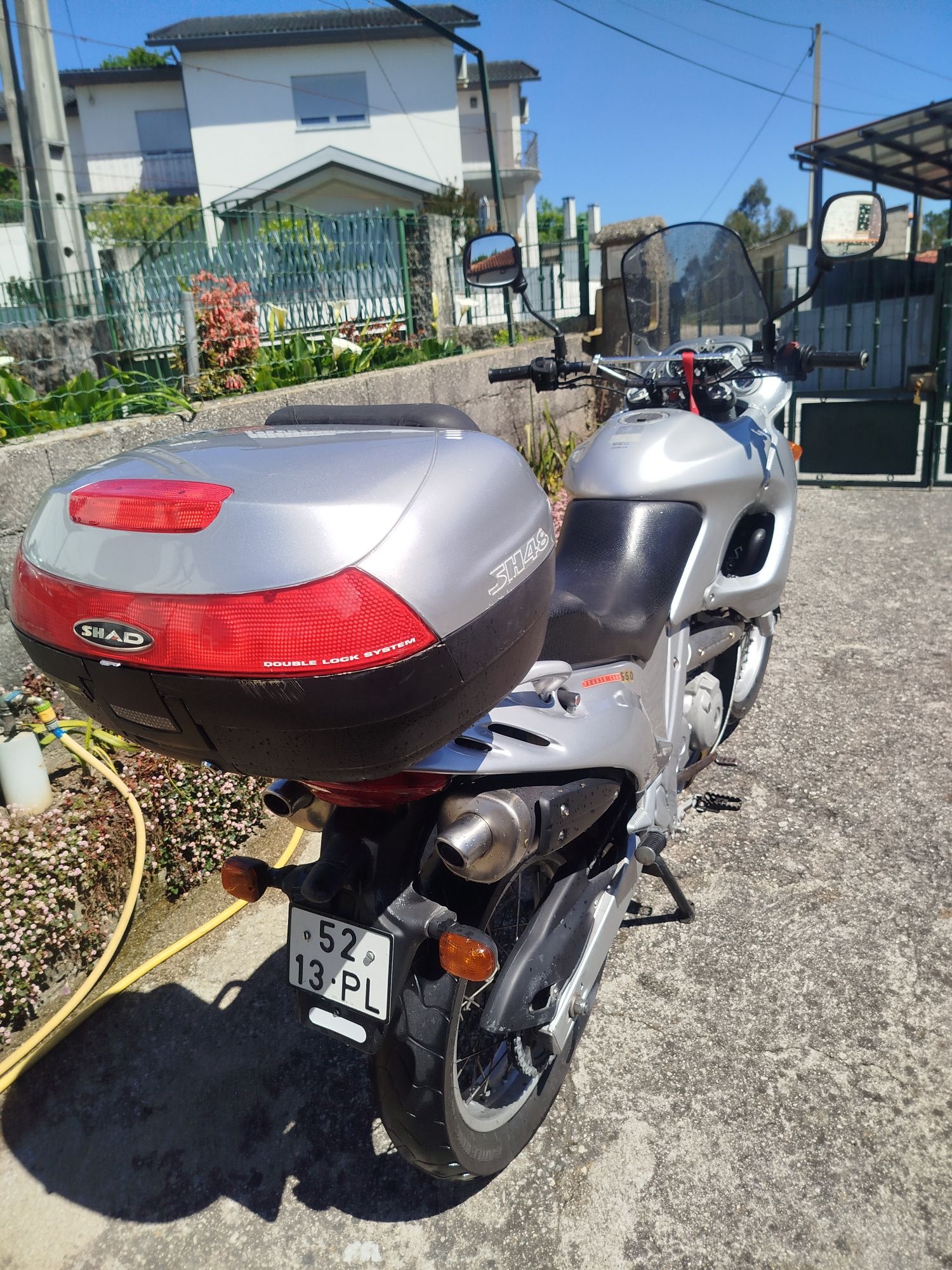 Aprilia Pégaso 650 (pneus novos)