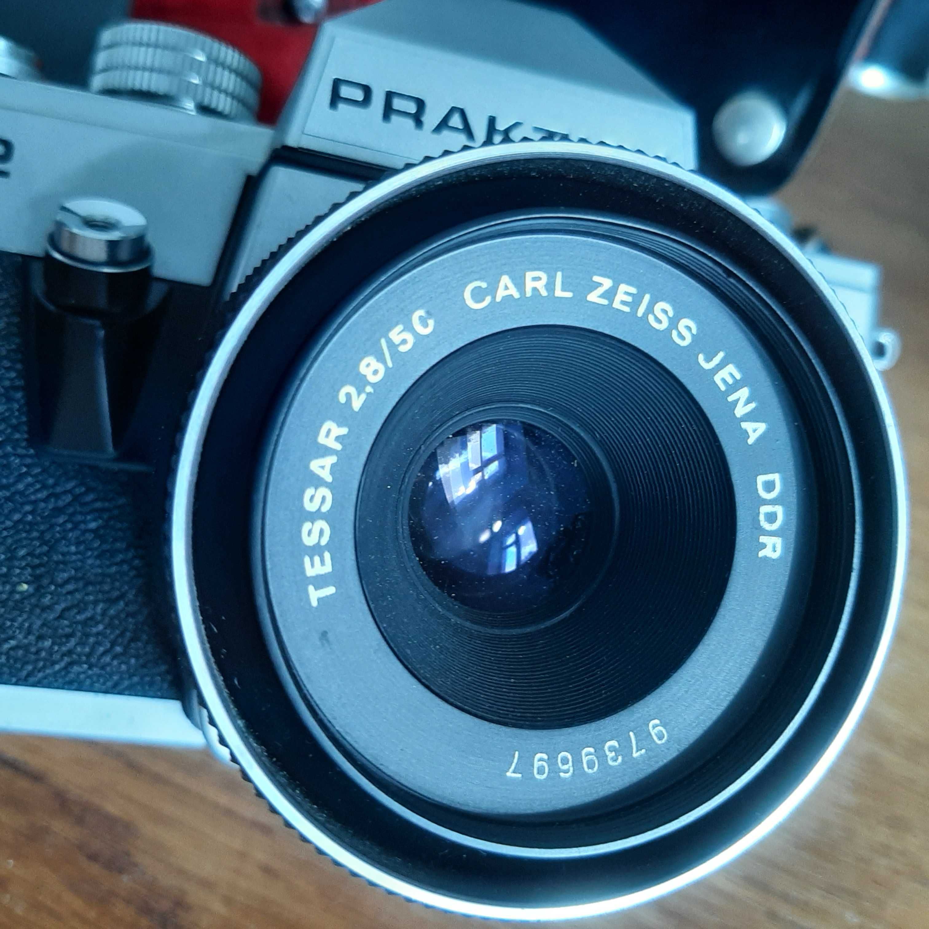 Фотоаппарат Praktica L2, 
объектив  Tessar 2,8/50 Carl Zeiss Jena DDR