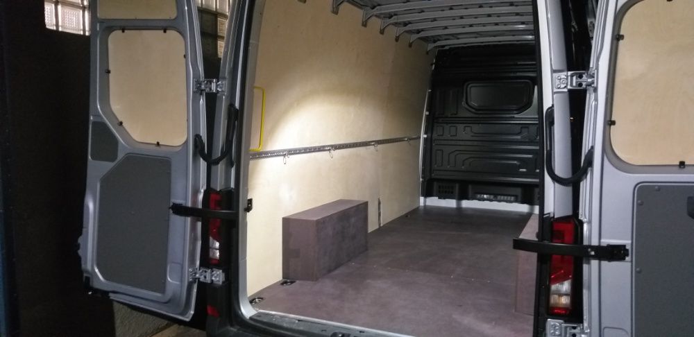 ZABUDOWA BUSA Volkswagen Crafter/MAN TGE-boki, podłoga, nadkola MONTAŻ