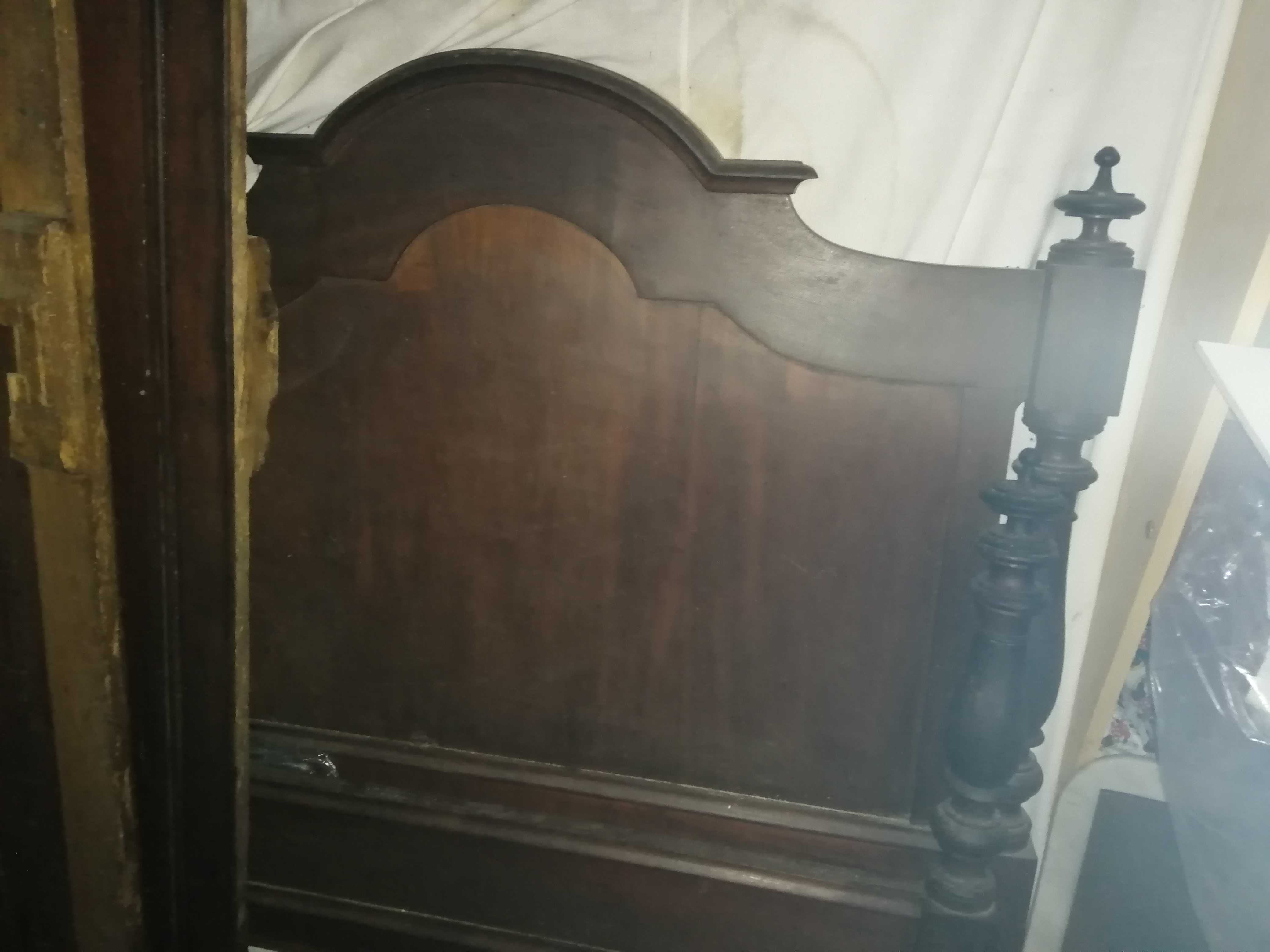 Quarto antigo para restauro