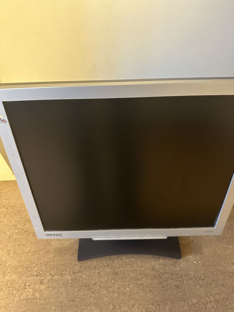 Монитор 19" BenQ Q9T4