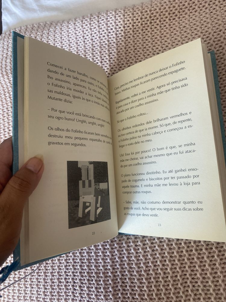 Livro “Diário de um zumbi do Minecraft - Férias do terror”