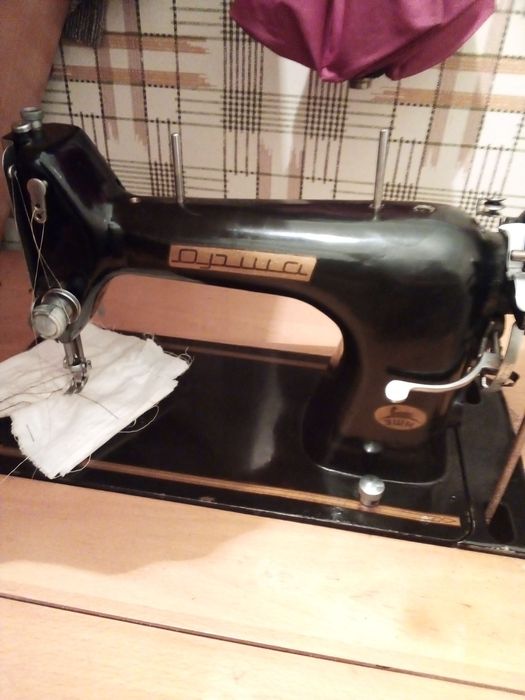 Швейная машинка ножная