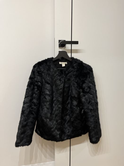 Czarne, krótkie, sztuczne futerko