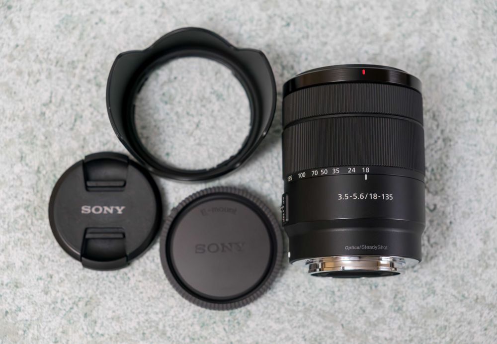 Sony E 18-135mm f/3.5-5.6 OSS • AutoFocus • Sony E-mount • NEW
