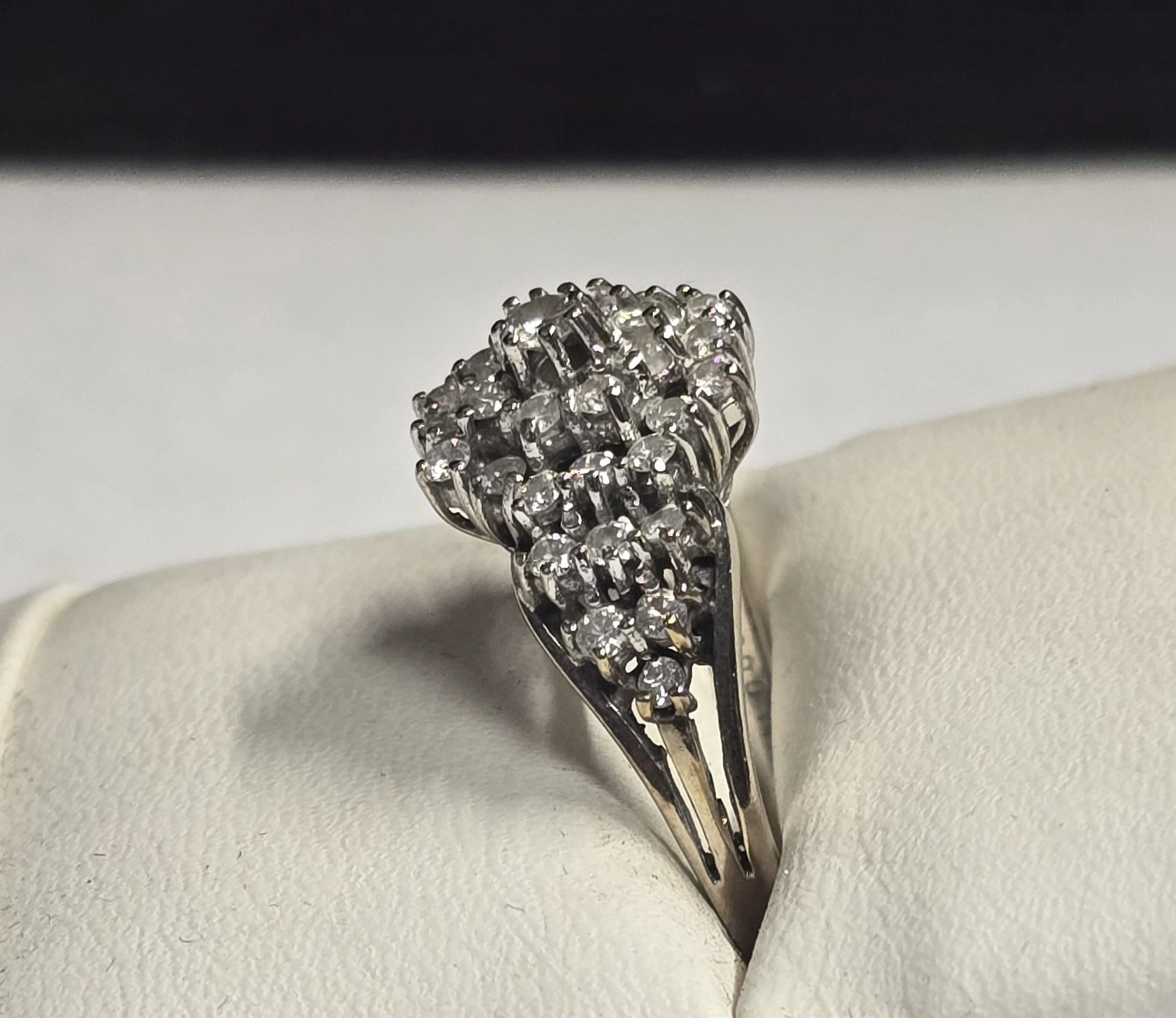 Pierścionek złoty z brylantami 1.0 ct p.585 certyfikat roz.18