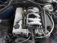 Motor de Mercedes 190 e peças