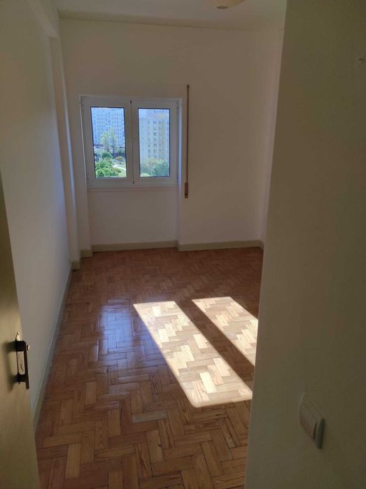 Olivais Sul , Simpático T2, disponível a partir de outubro 2025.