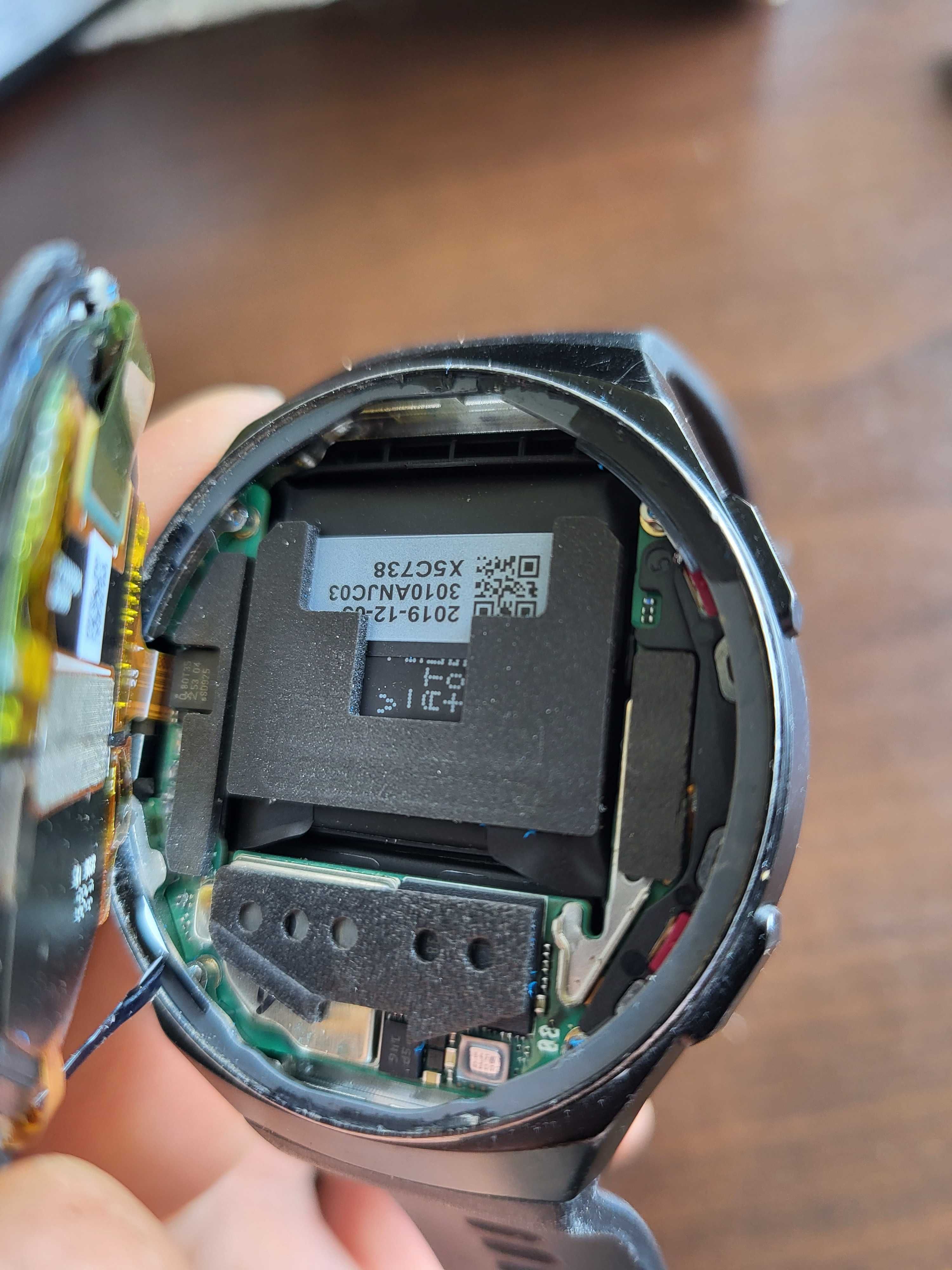 Huawei Watch 2e uszkodzone szkło