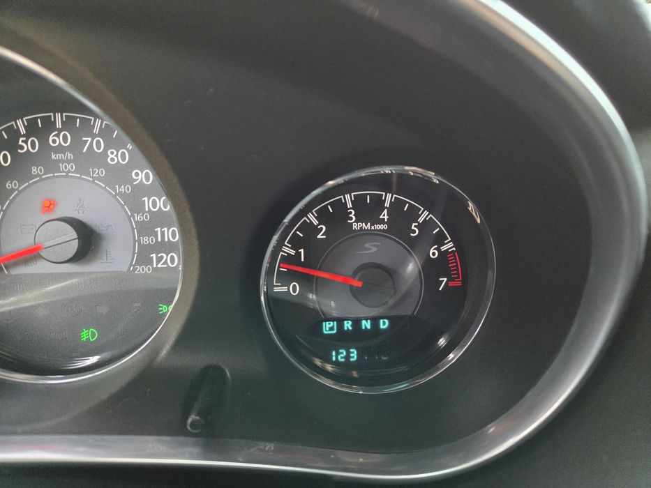 Chrysler 200 продам