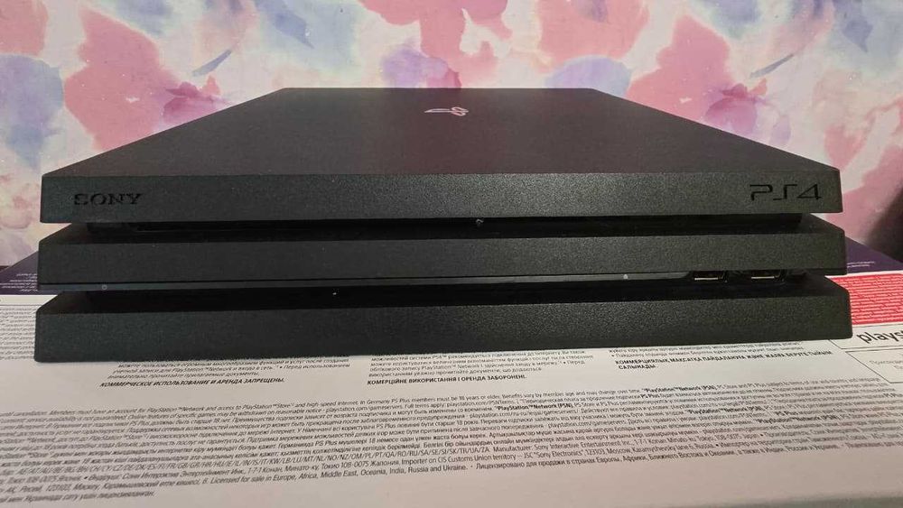 PS4 Pro 1TB + оригинальный геймпад