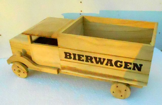 Samochód drewniany do przewozu piwa, gadżet, oryginał, Niemcy