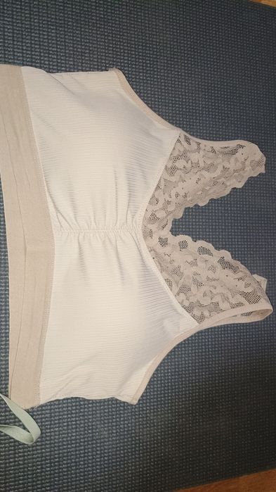 Бюстгальтери, топи, ліфи з Пуш-ап