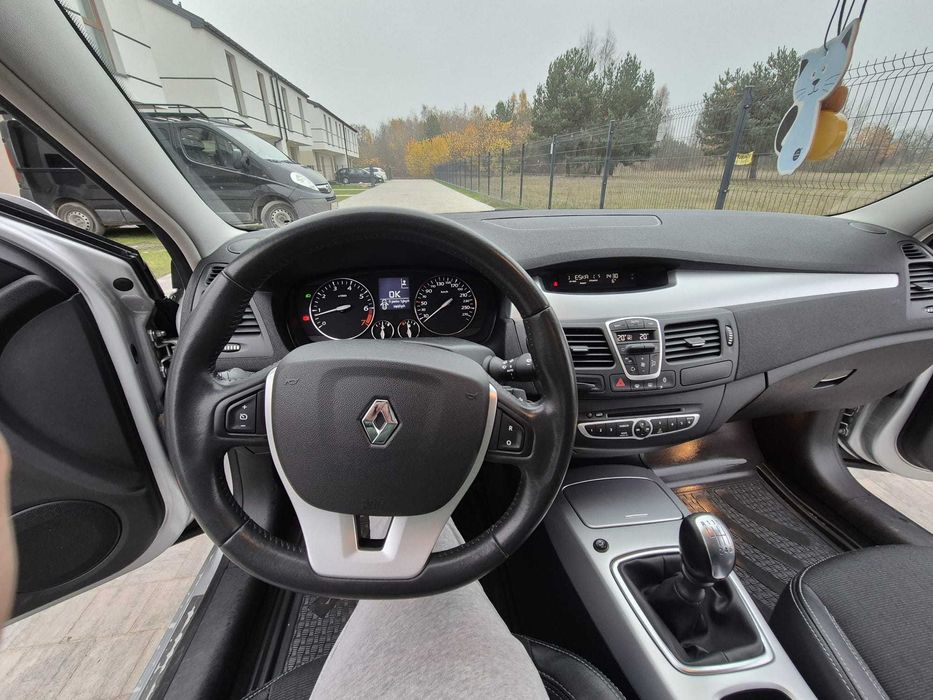 Renault Laguna III 2.0 Benzyna 140 KM 2009 r. Bardzo zadbany