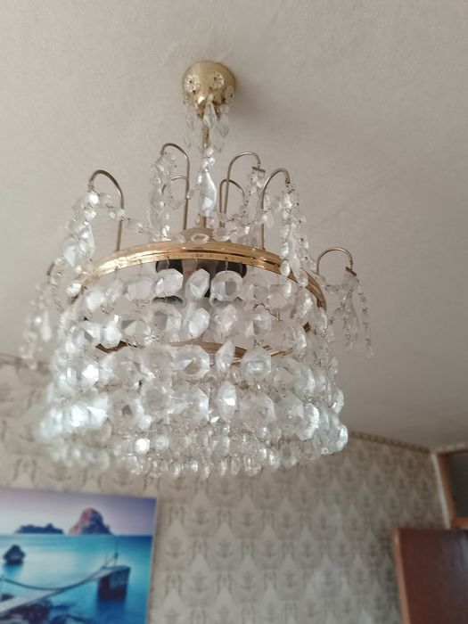 Хрустальная люстра