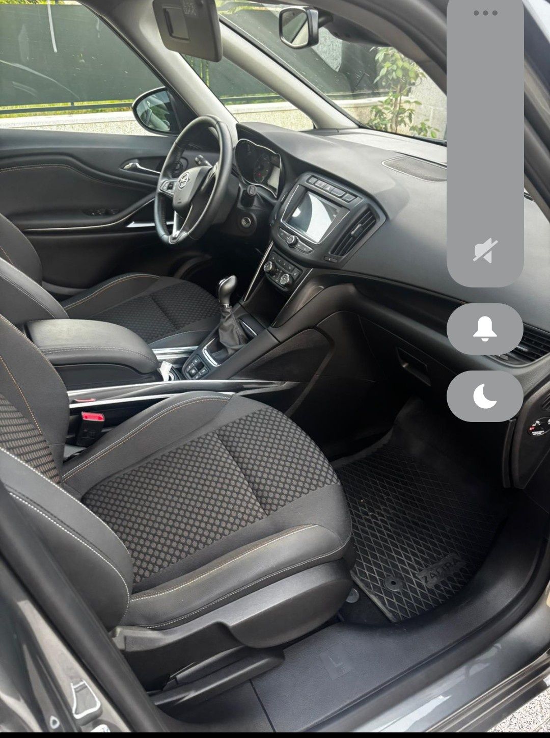 Opel Zafira praticamente nova