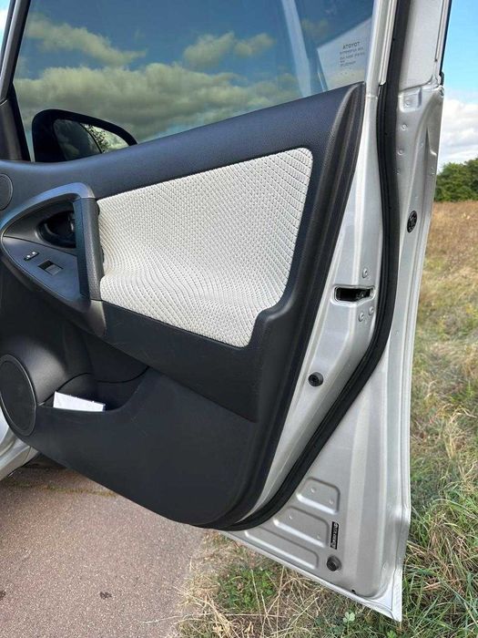 Toyota RAV4 EV, 2014