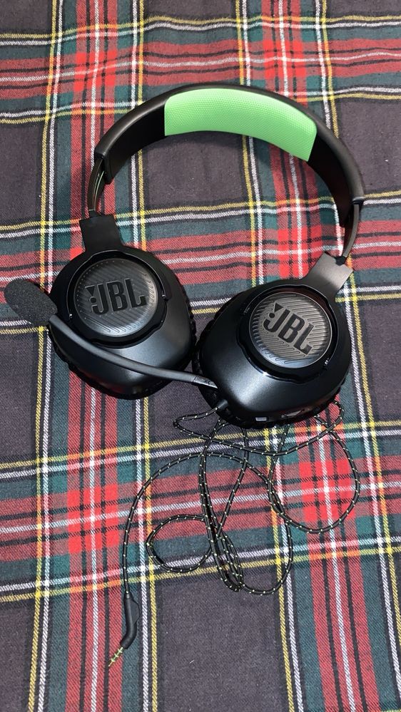 Fones gamer Jbl quantum 100X