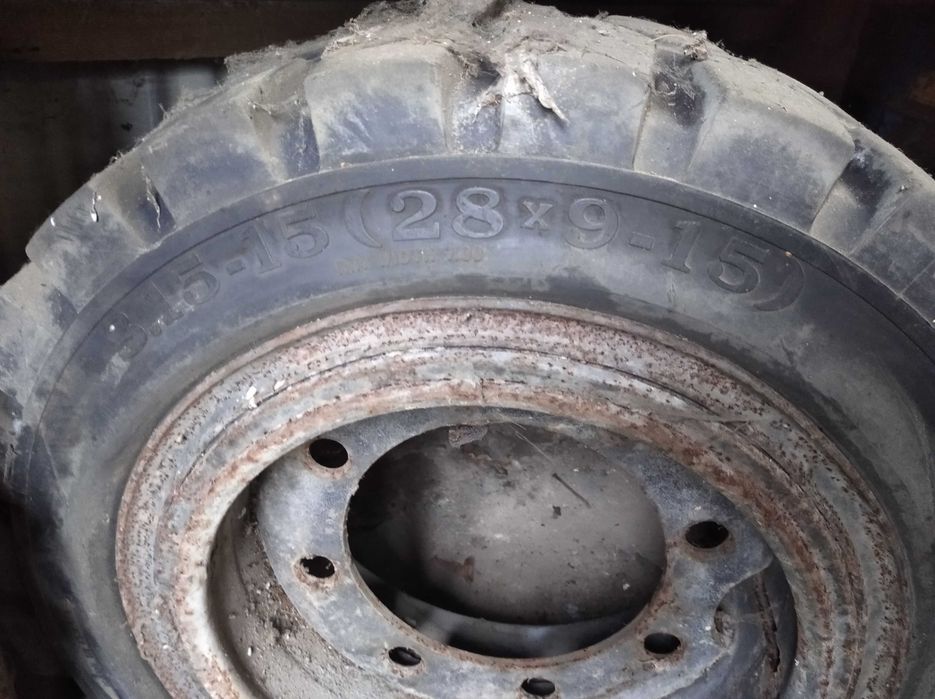 Opona 700x12 500x8  18x7x8 700x15 600x9 23x5 400x8 28x9-15 koła pełne