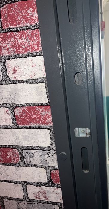 Вхідні двері у відмінному стані