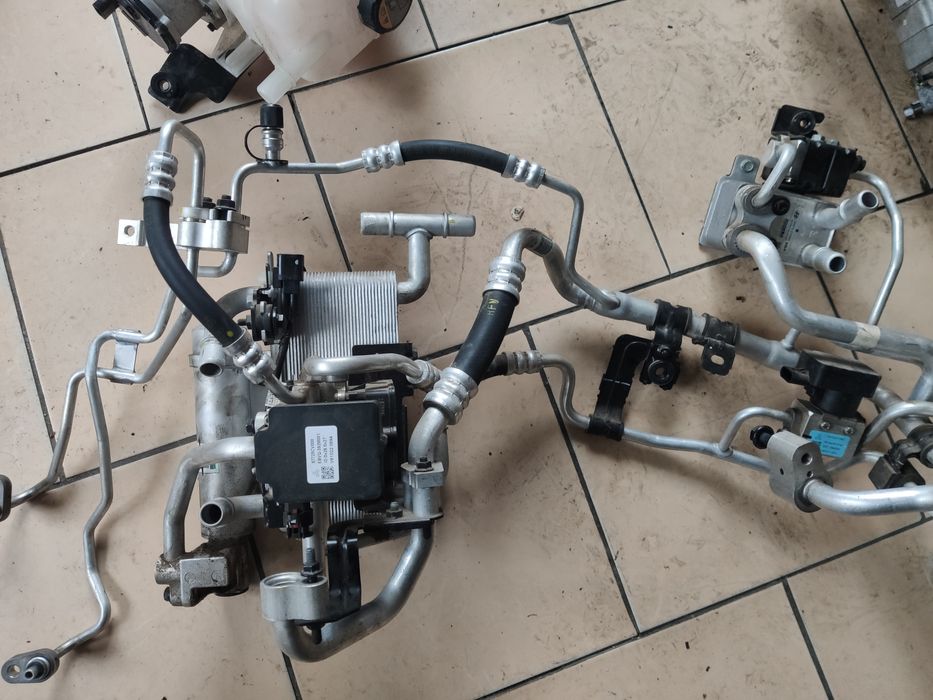 KIA EV6 Розпродаж! трубки, шланги, повітряпроводи є все