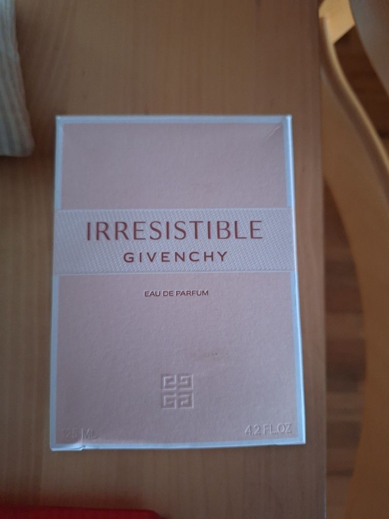 Perfume irresistible givenchi