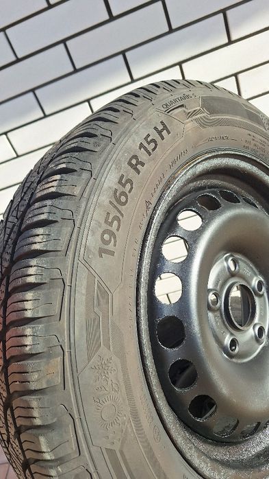 195/65/15.  З дисками  Skoda.