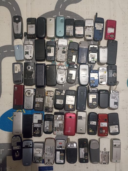 Телефони на запчастини