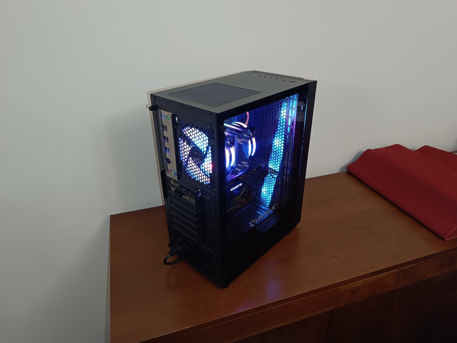 PC *TIPO* i7 (e5 2670 v3) | RX 580 | 512 SSD M.2 | 16 GB RAM