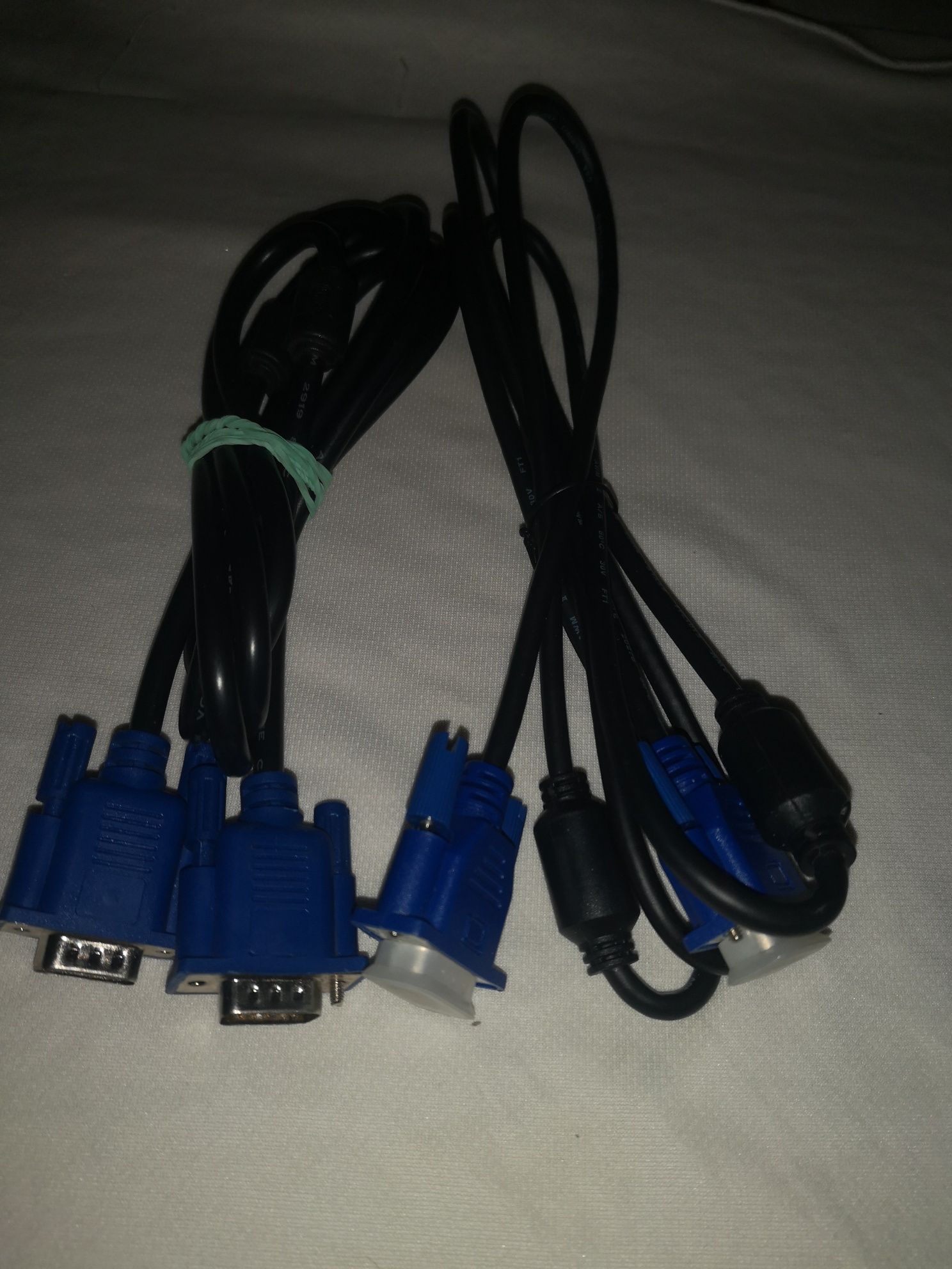 Два кабеля VGA-VGA