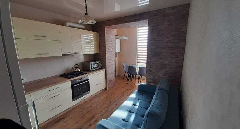 Продам 1 кімнатну в ЖК Днепровськая Брама.