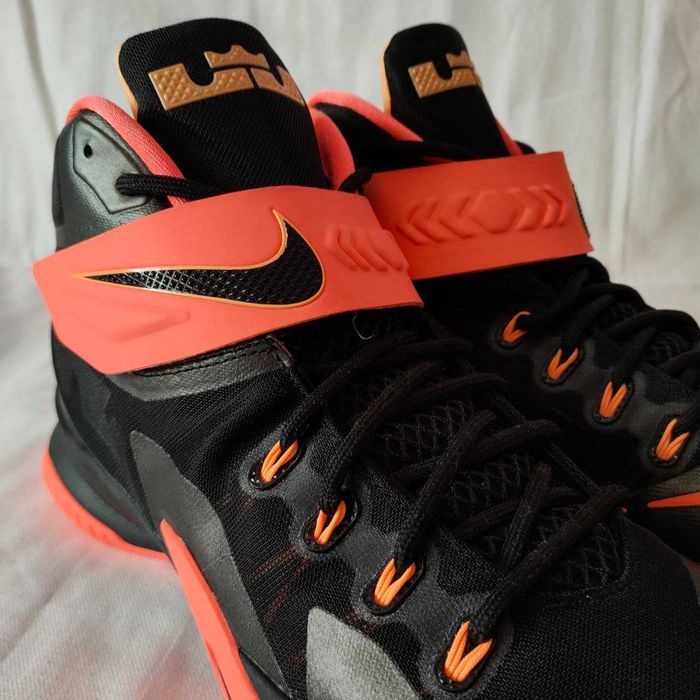 кросівки баскетбольні Nike Lebron Zoom Soldier 8 (р. 44.5)
