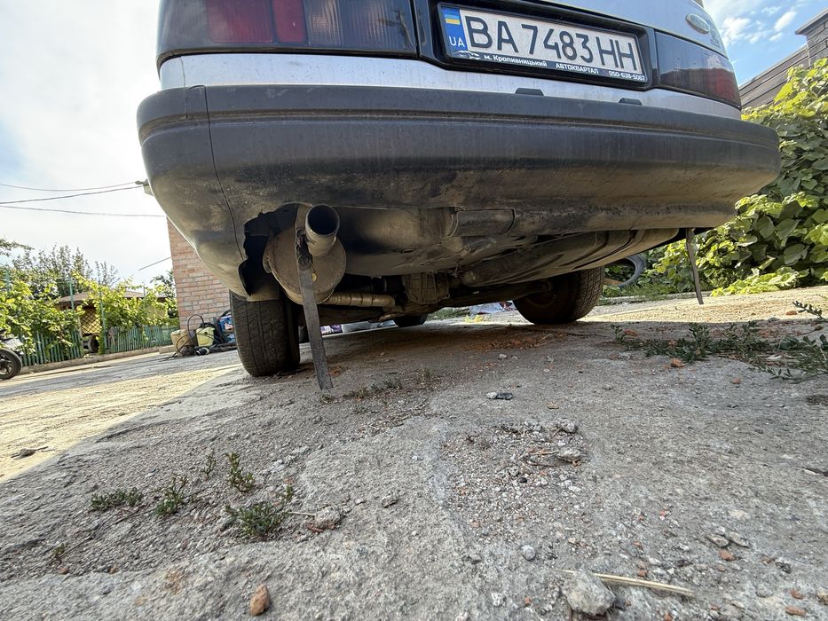 Форд сиэра в достойном состоянии на свои года возможен даже обмен