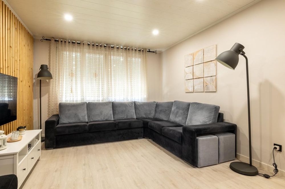 Vendo Sofá preto em L