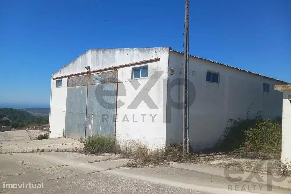 Armazém  com 302 m2 para Venda em Cela – Alcobaça
