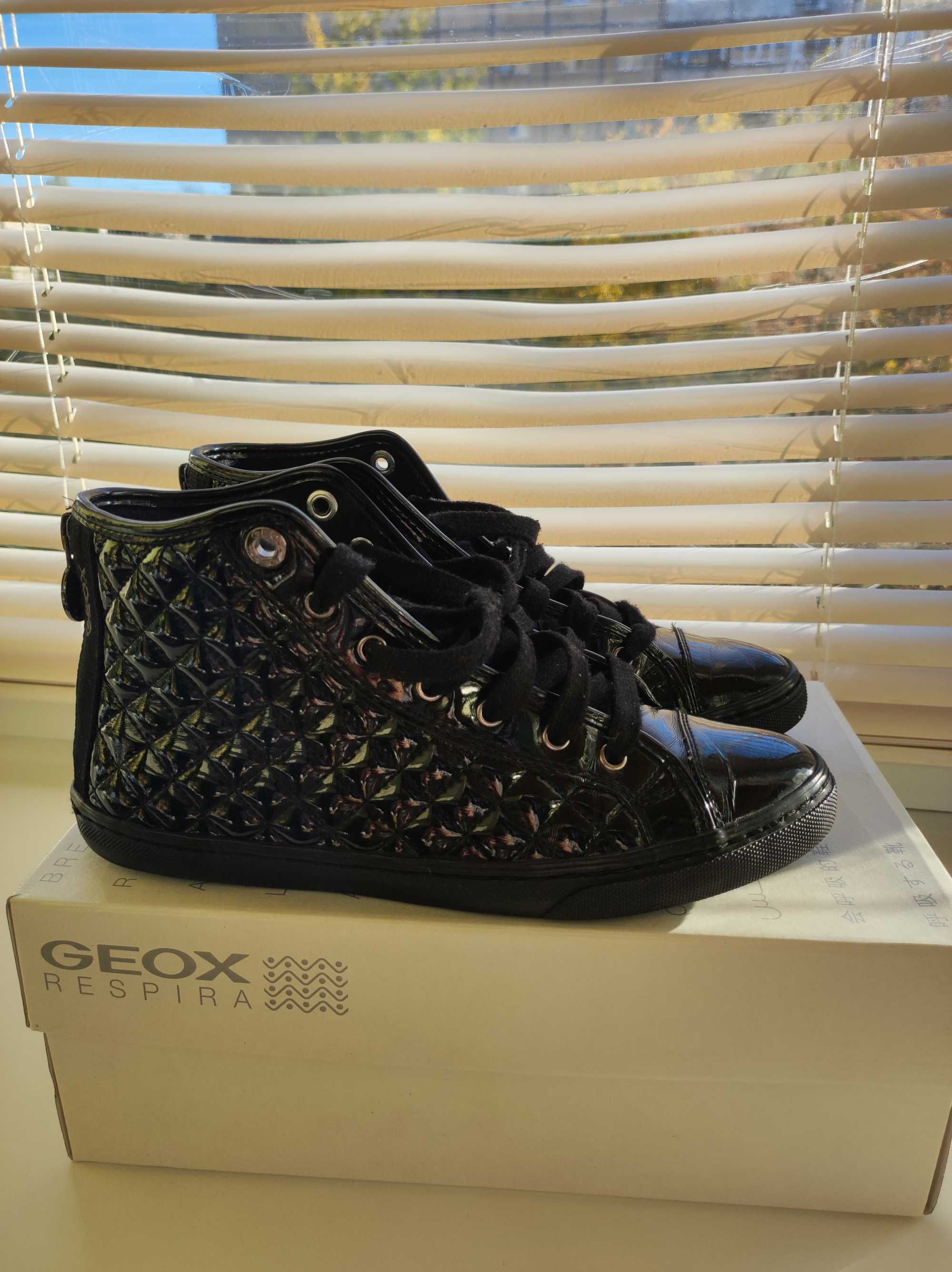 Ботинки женские Geox