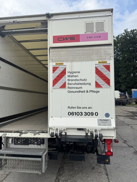 Kontener Iveco Daily Winda Drzwi tylne Izoterma SUPER STAN