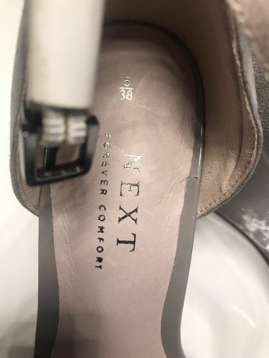 Nowe Jasnoszare buty na koturnie firmy Next rozm. 38