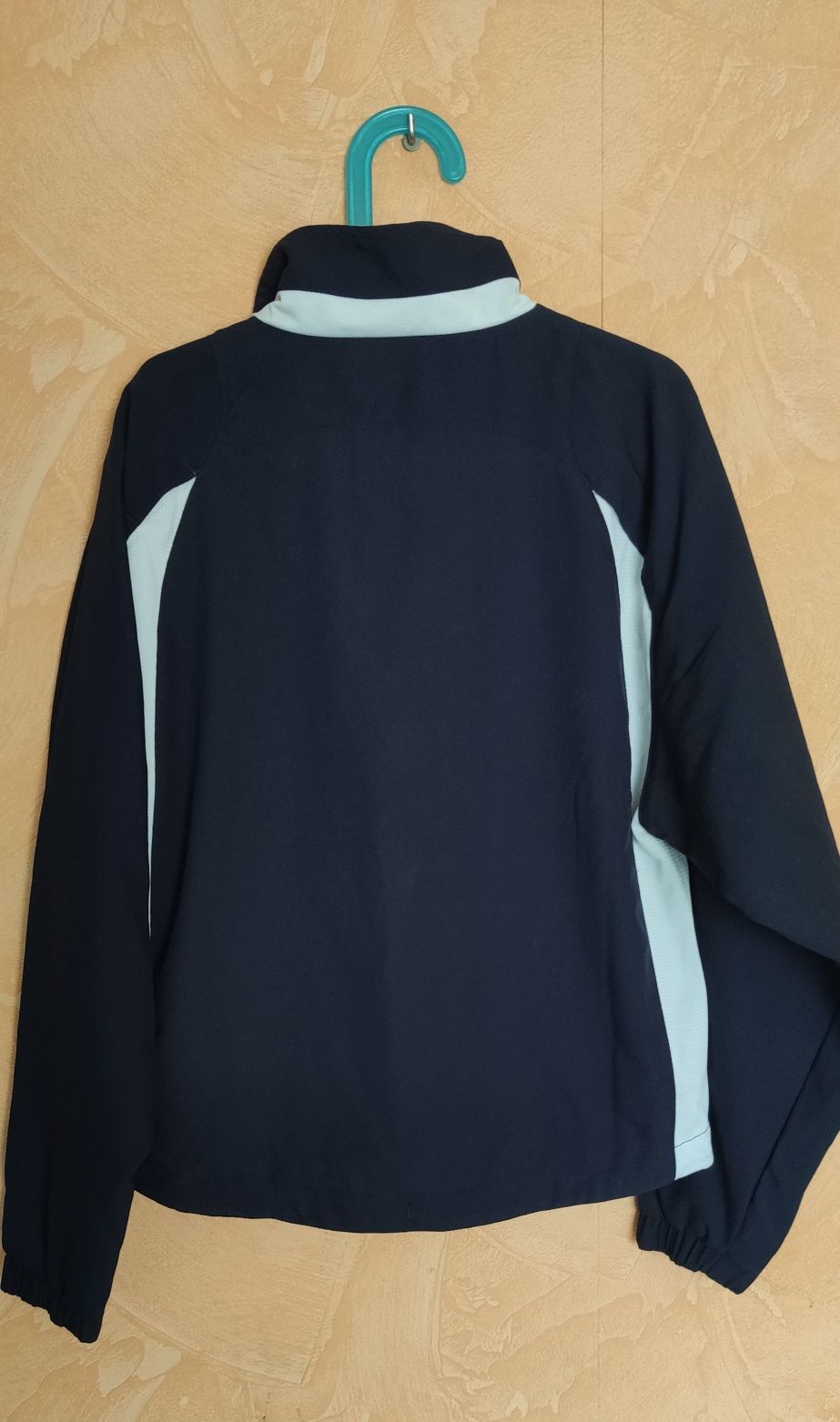 Nowa bluza Umbro dla chłopca r. 134