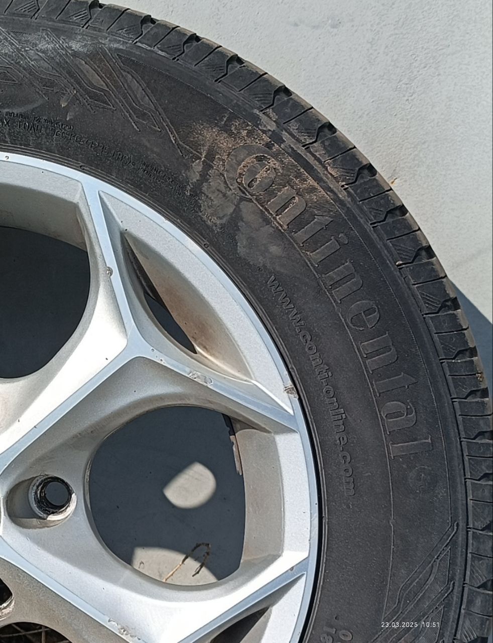 Продам летние колеса на литых дисках R15 (5×114.3) Continental