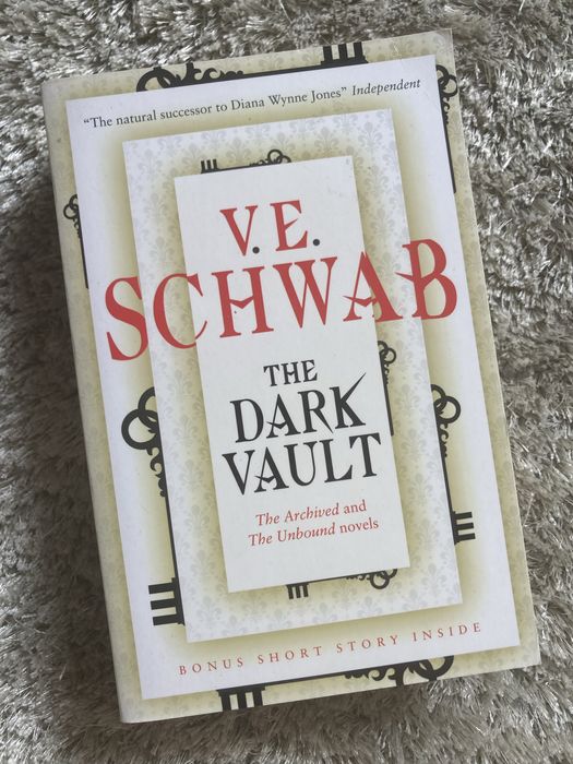 Livro: The Dark Vault by V. E. Schwab