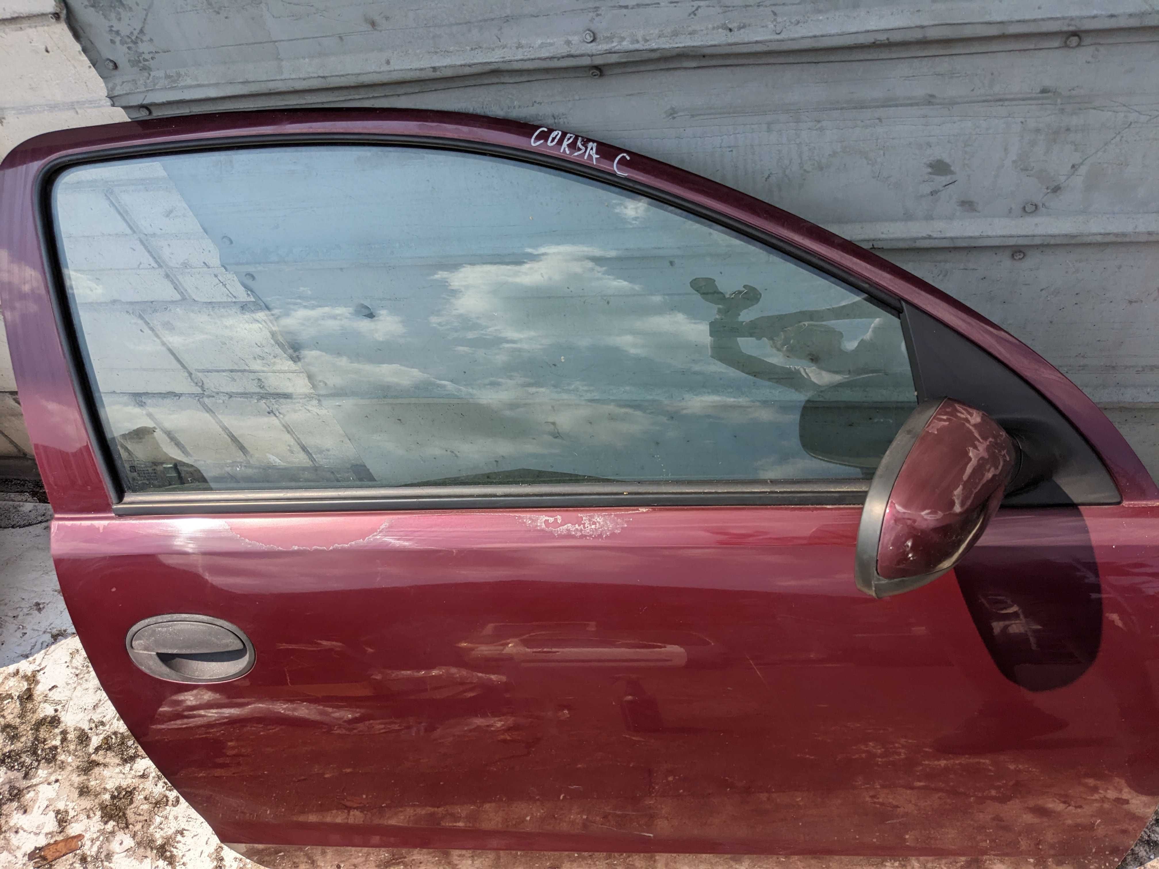 Opel Corsa C 3D Drzwi Prawe Przednie Prawy Przód PP