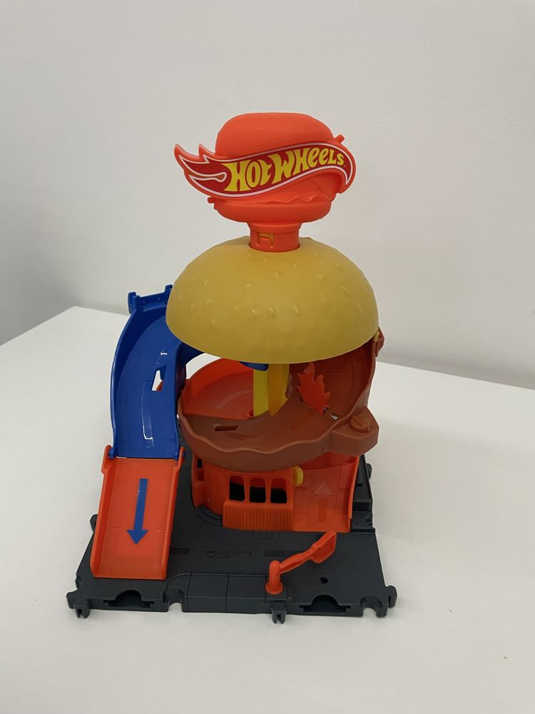 Tory hot wheels city