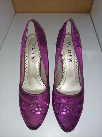 Яскраві туфлі нові фіолетові