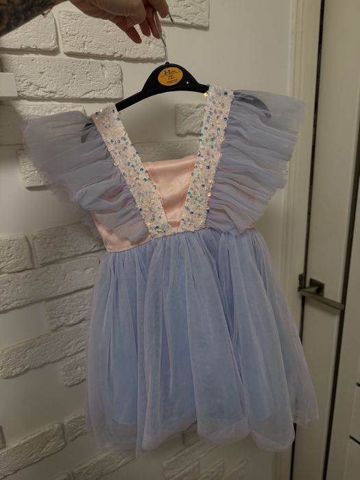 Святкова пишна сукня 110р